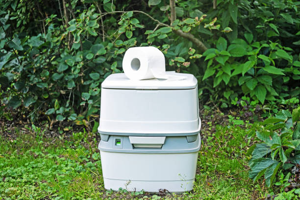 Best Portable restroom trailer rental  in Lakewood, IL