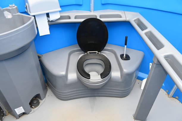 Best Portable restroom trailer rental  in Lakewood, IL